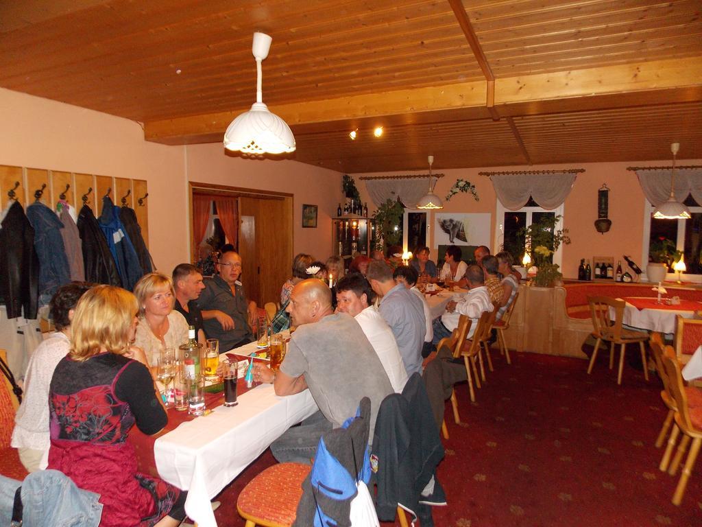 Landhotel Weisses Roess'L Adorf Экстерьер фото